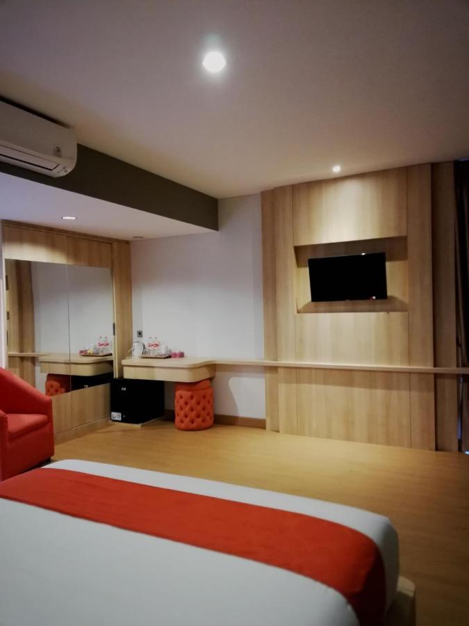 The Nyaman Motel Jakarta Exterior photo